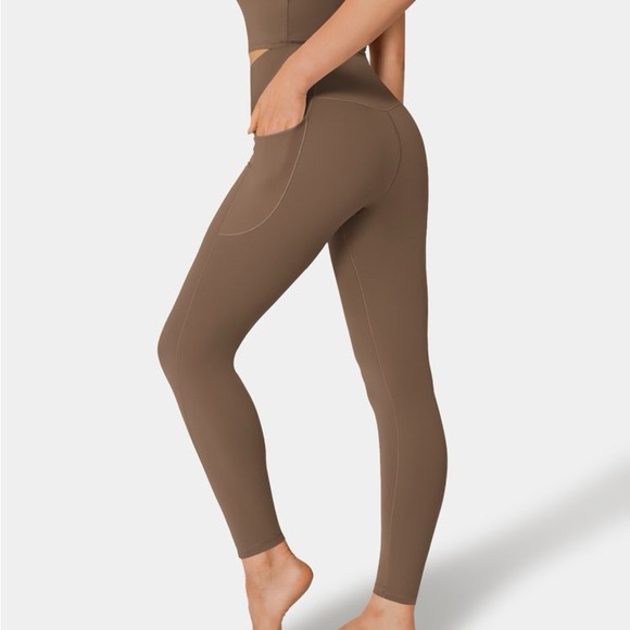 Halara Crossover Pocket Plain Leggings - Picture 3 of 3